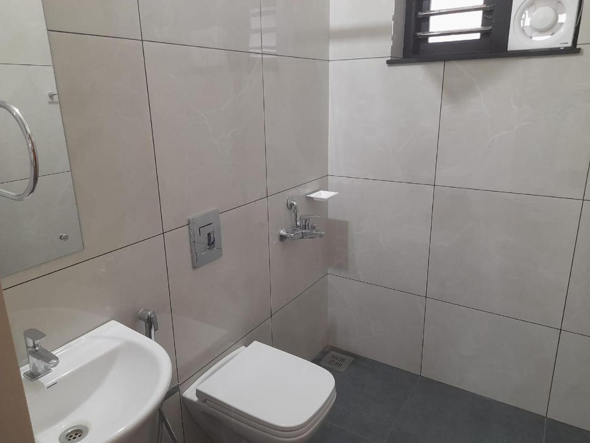 Milestone Inn 苏丹巴特利 外观 照片