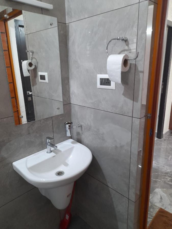 Milestone Inn 苏丹巴特利 外观 照片